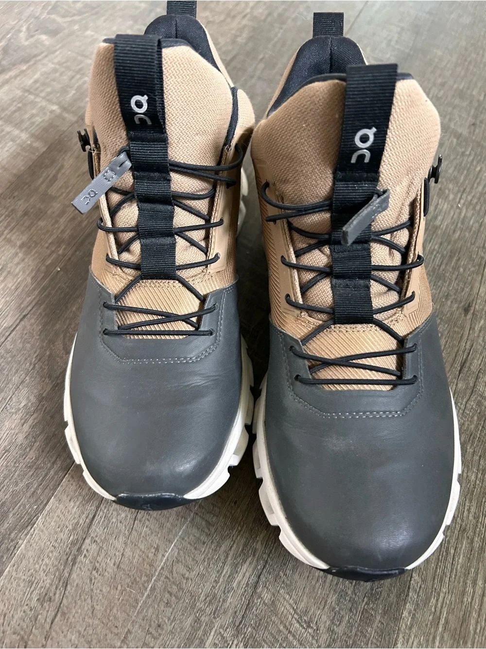On Running Women's Waterproof Athletic Shoes — Black & Tan